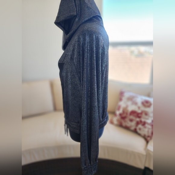 Beyonce Ivy Park Black Metallic Silver Crop Hoodie size M - Picture 3 of 7